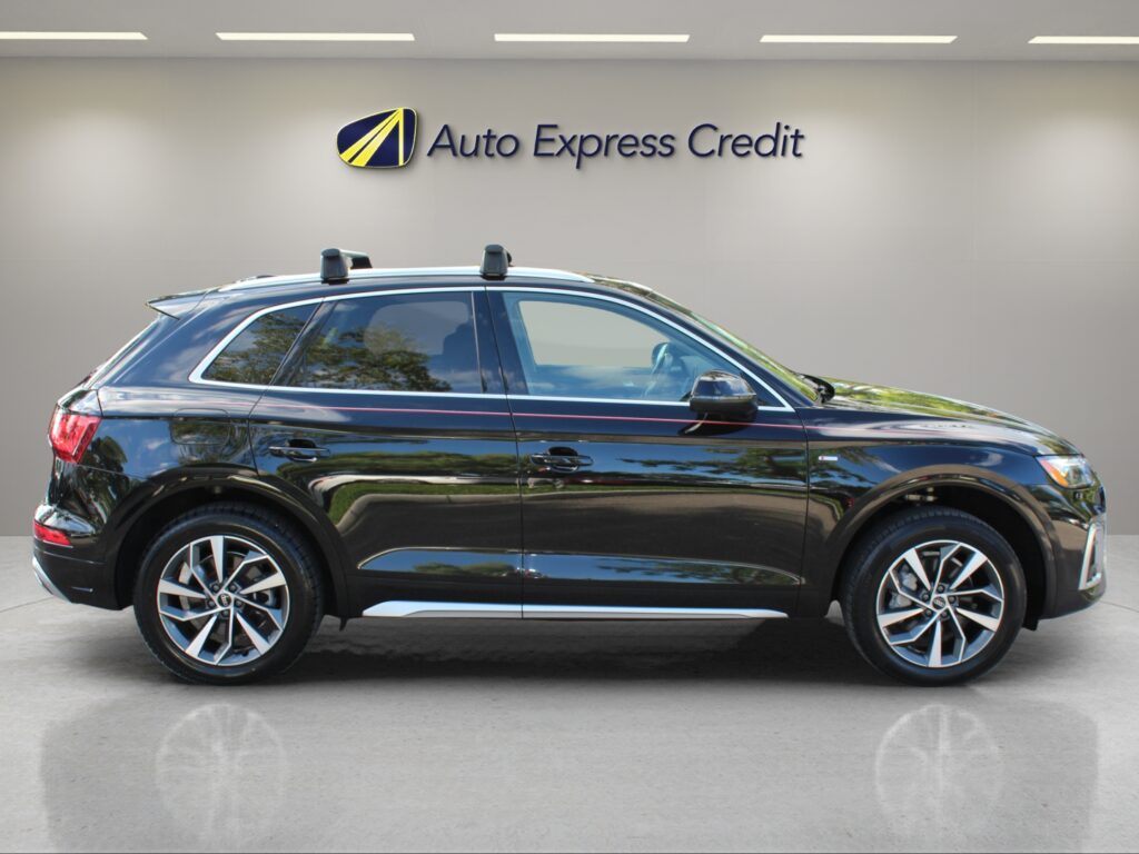 2023 Audi Q5 S line Premium Plus