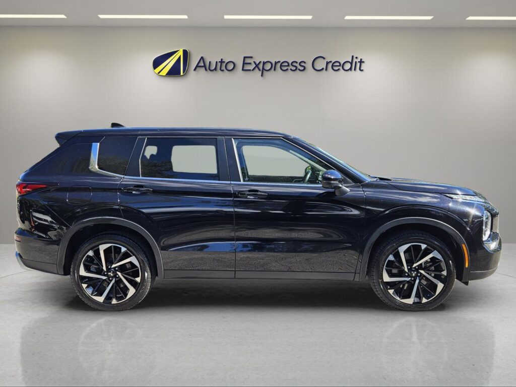 2024 Mitsubishi Outlander SE 2.5 2WD | SE Black Edition S-AWC | SE Black Edition w/Pano Roof S-AWC