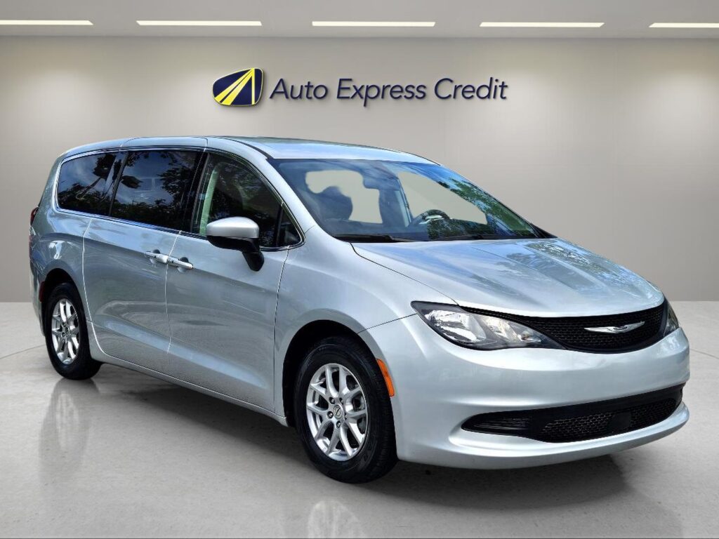 2022 Chrysler Voyager LX