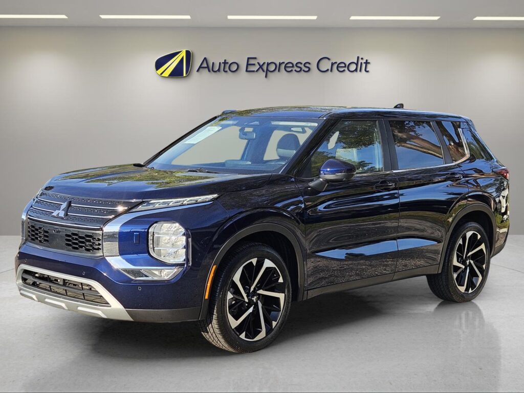 2024 Mitsubishi Outlander SE's photo