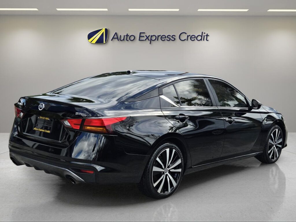 2022 Nissan Altima 2.5 SR