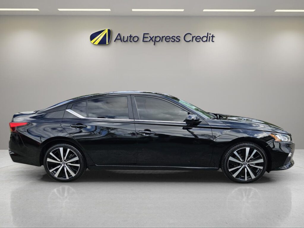 2022 Nissan Altima 2.5 SR