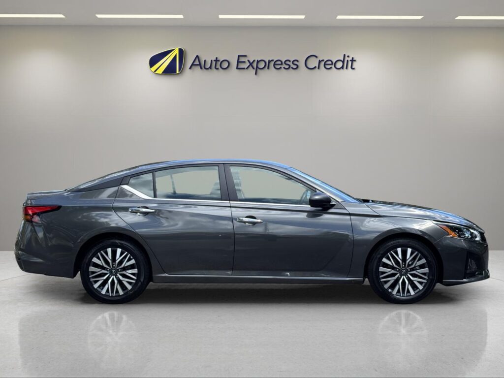 2024 Nissan Altima SV FWD