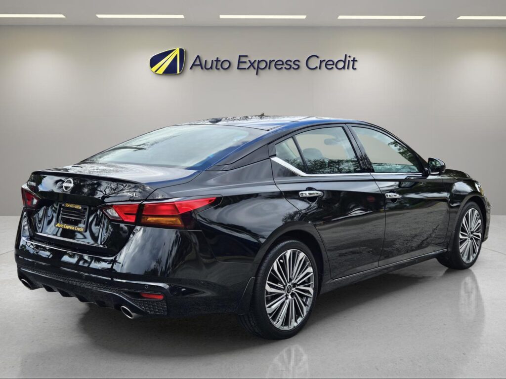 2024 Nissan Altima SL FWD