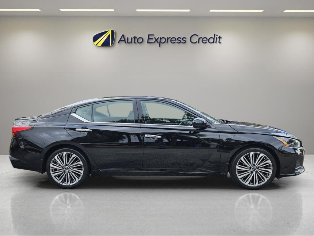 2024 Nissan Altima SL FWD