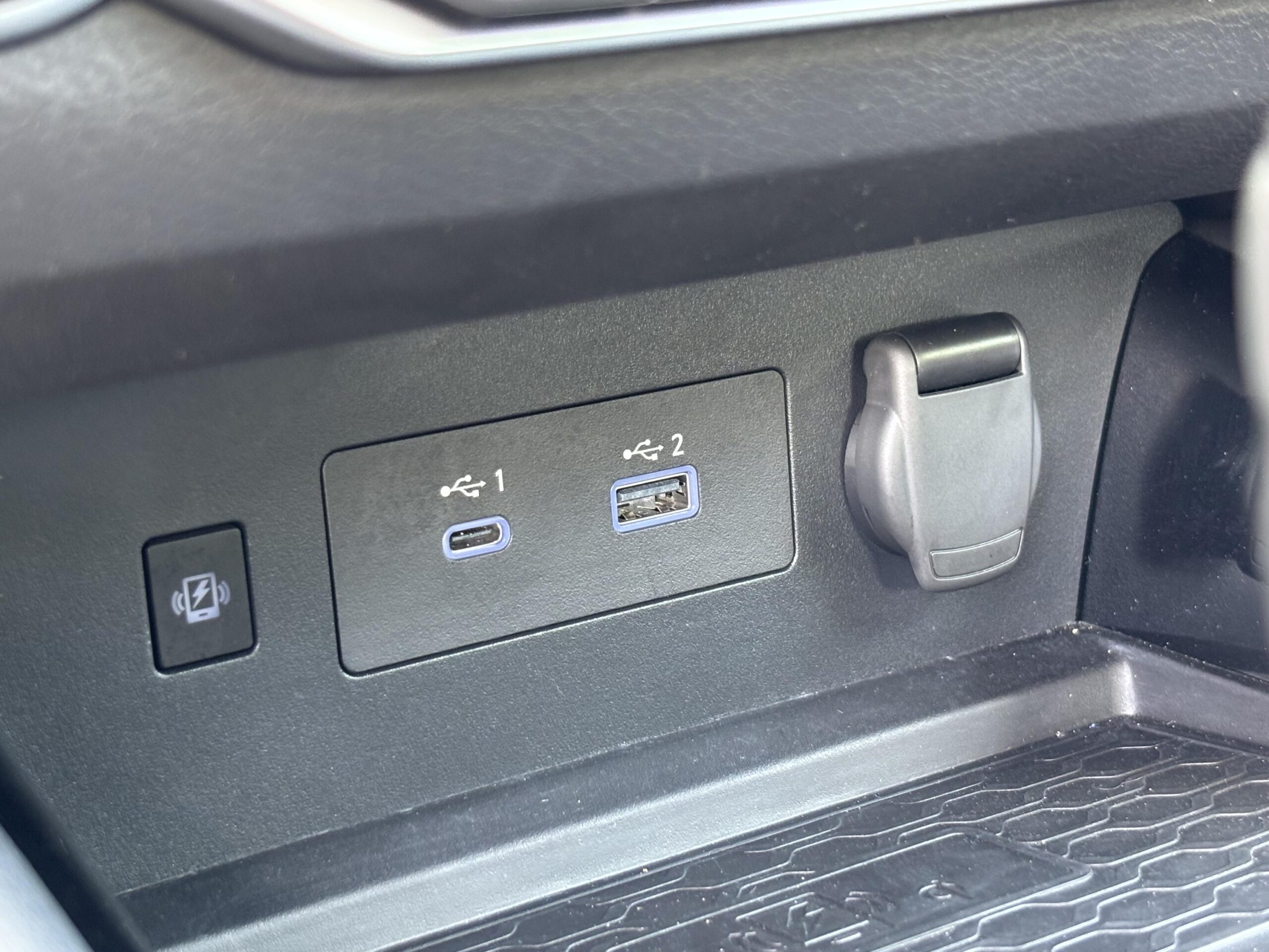 2024 Nissan Altima SR - Photo 16