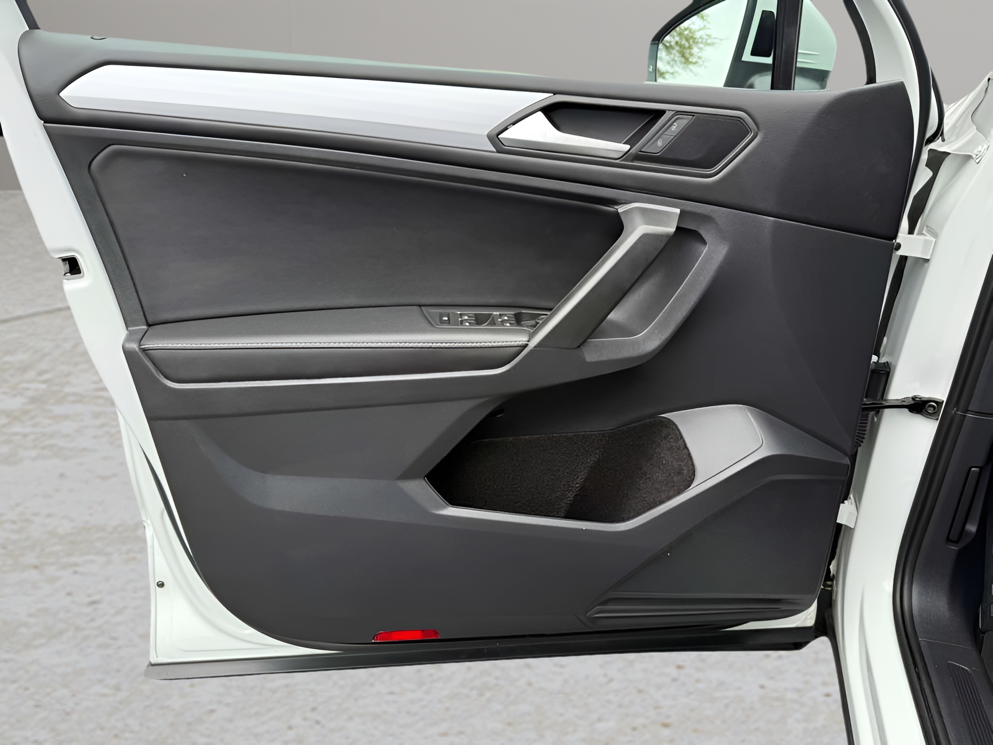 2024 Volkswagen Tiguan S - Photo 32