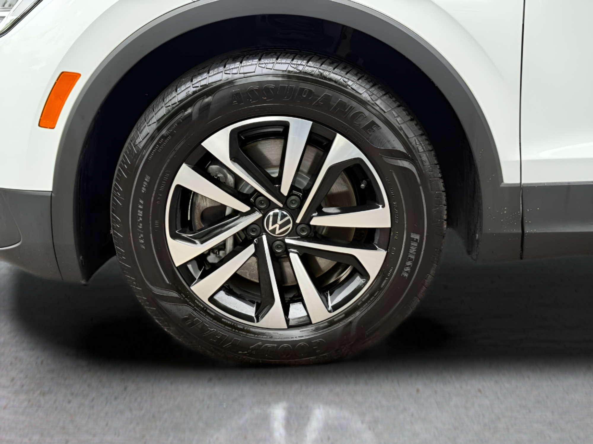 2024 Volkswagen Tiguan S - Photo 23