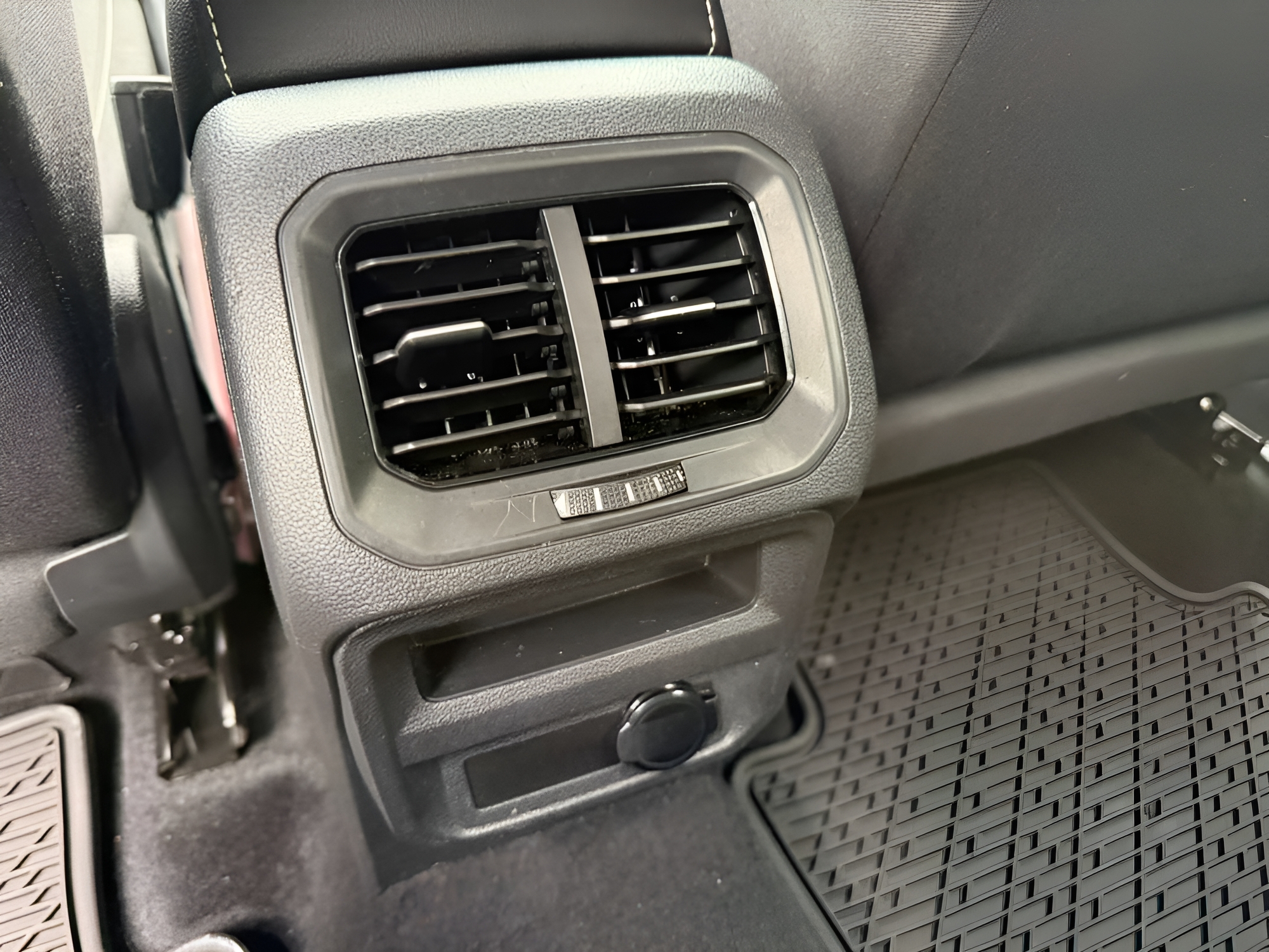 2024 Volkswagen Tiguan S - Photo 36