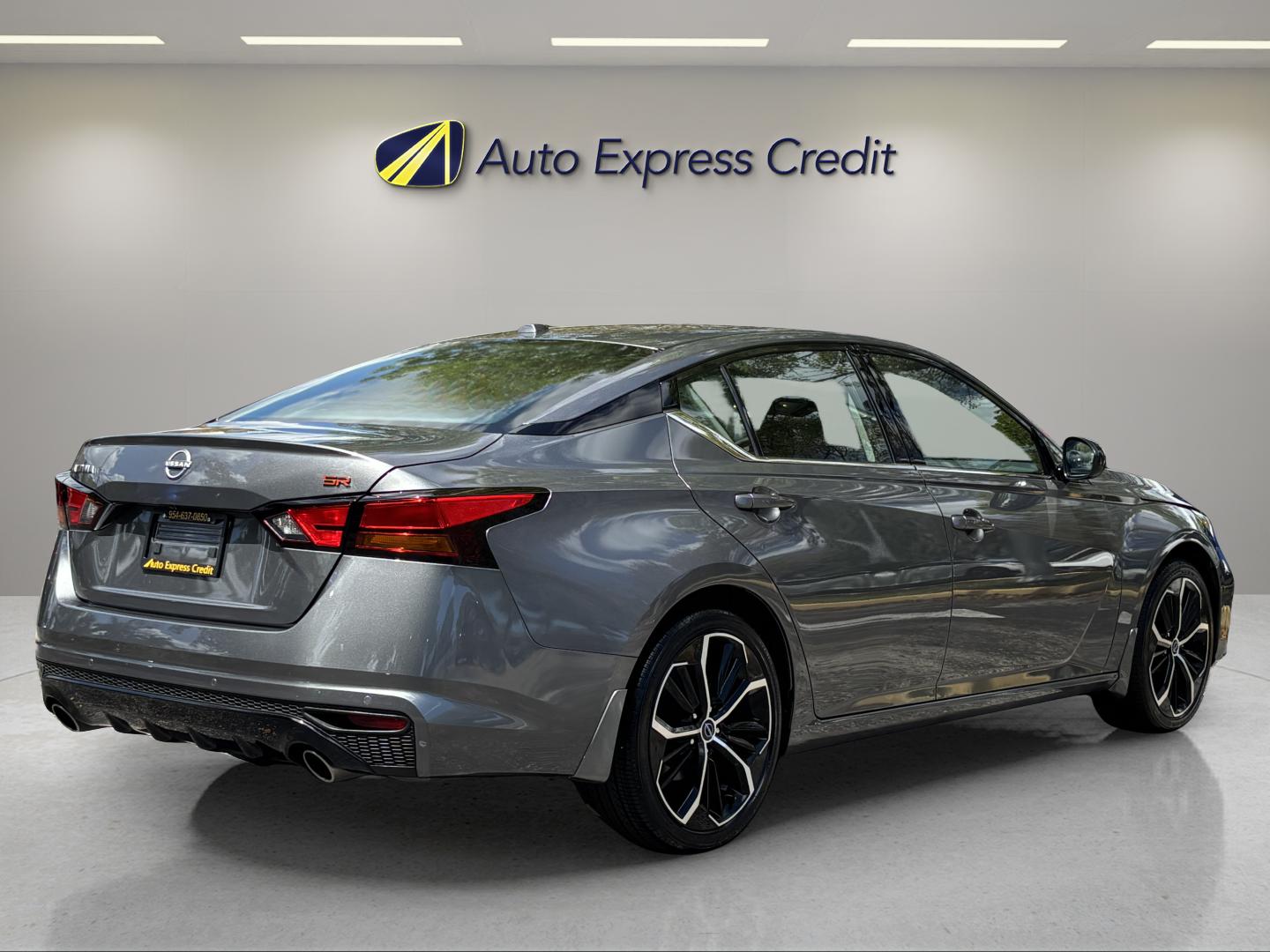 2024 Nissan Altima SR - Photo 13