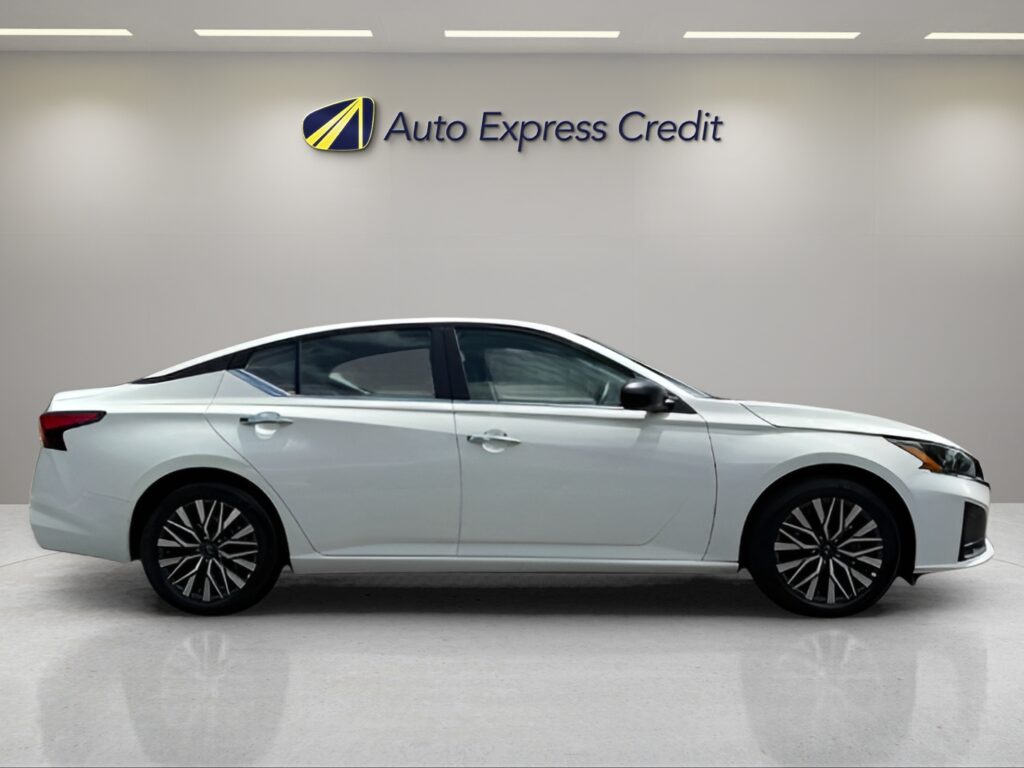 2025 Nissan Altima SV FWD