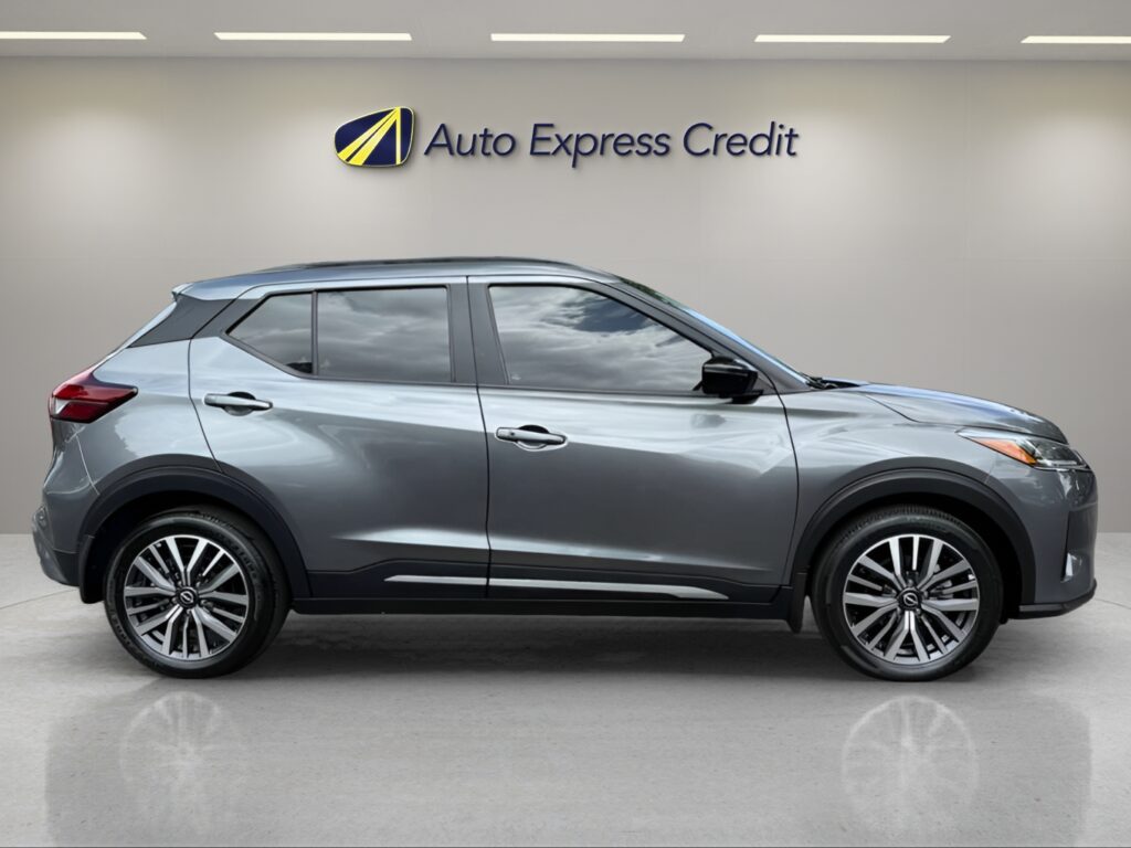 2023 Nissan Kicks SR Xtronic CVT