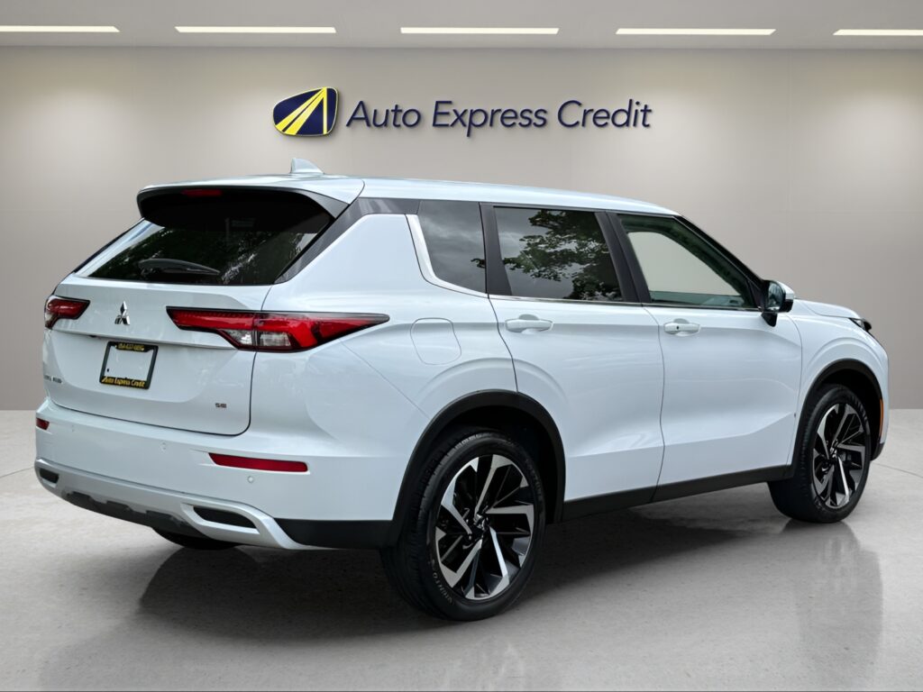 2024 Mitsubishi Outlander SE 2.5 2WD | SE Black Edition S-AWC | SE Black Edition w/Pano Roof S-AWC