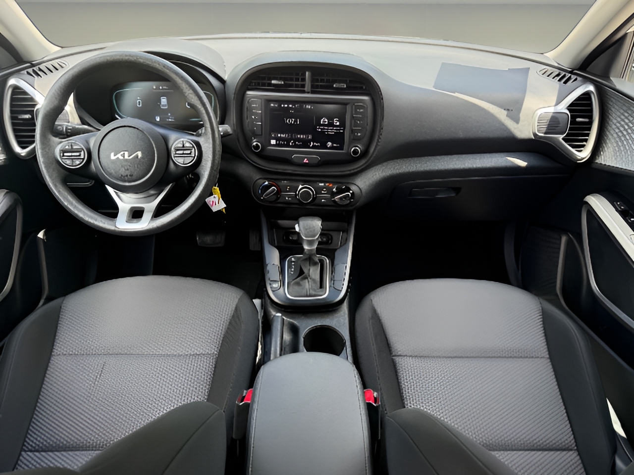 2025 Kia Soul LX - Photo 15