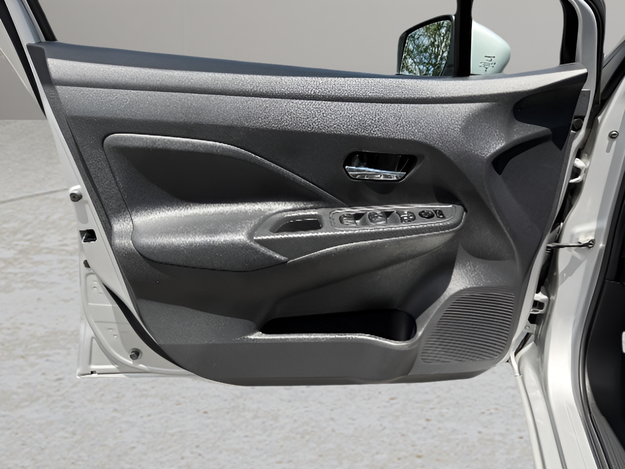 2025 Nissan Versa Sedan SV - Photo 27