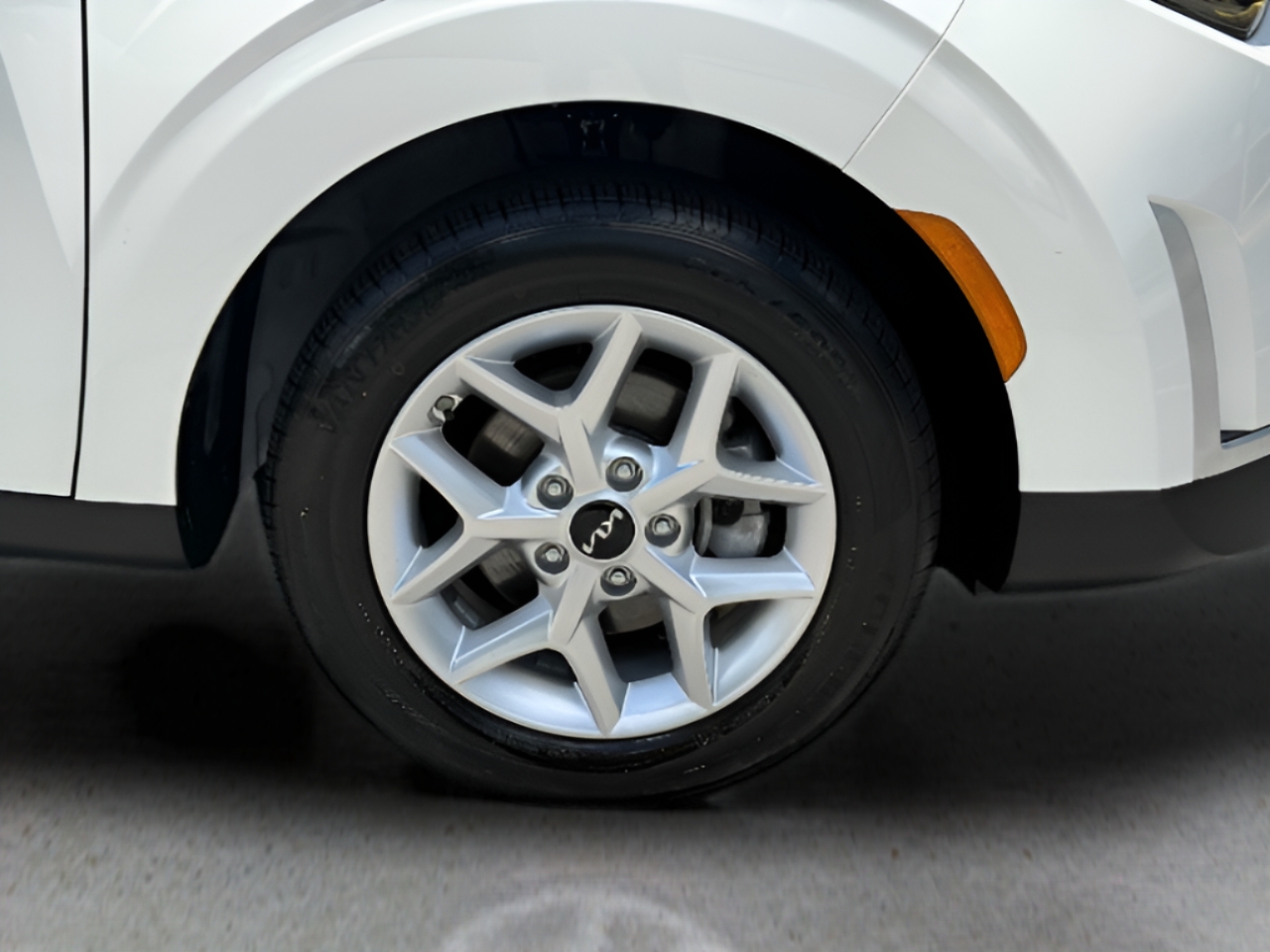 2025 Kia Soul LX - Photo 40