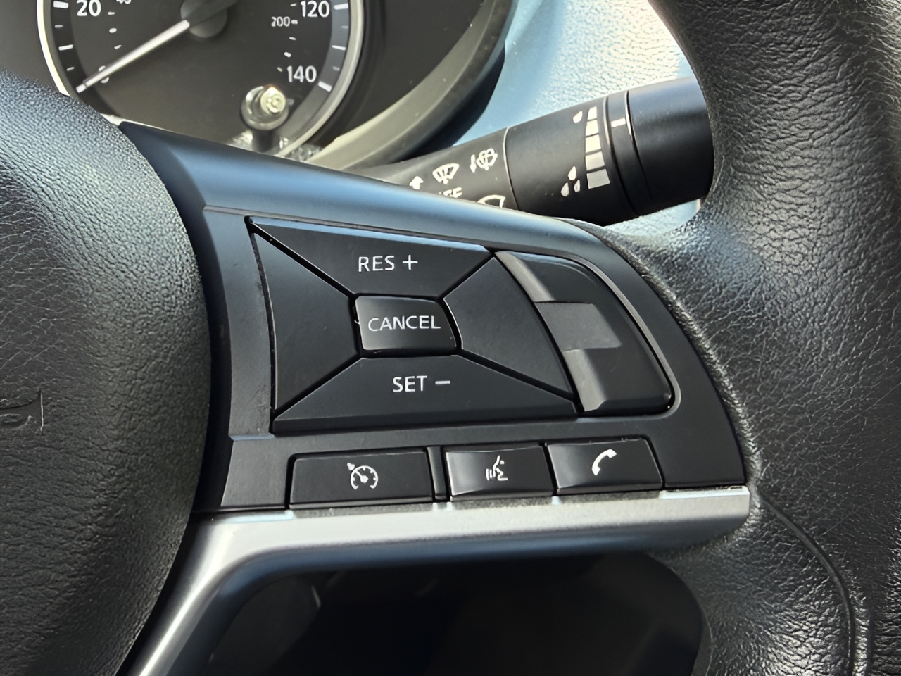 2025 Nissan Versa Sedan SV - Photo 31