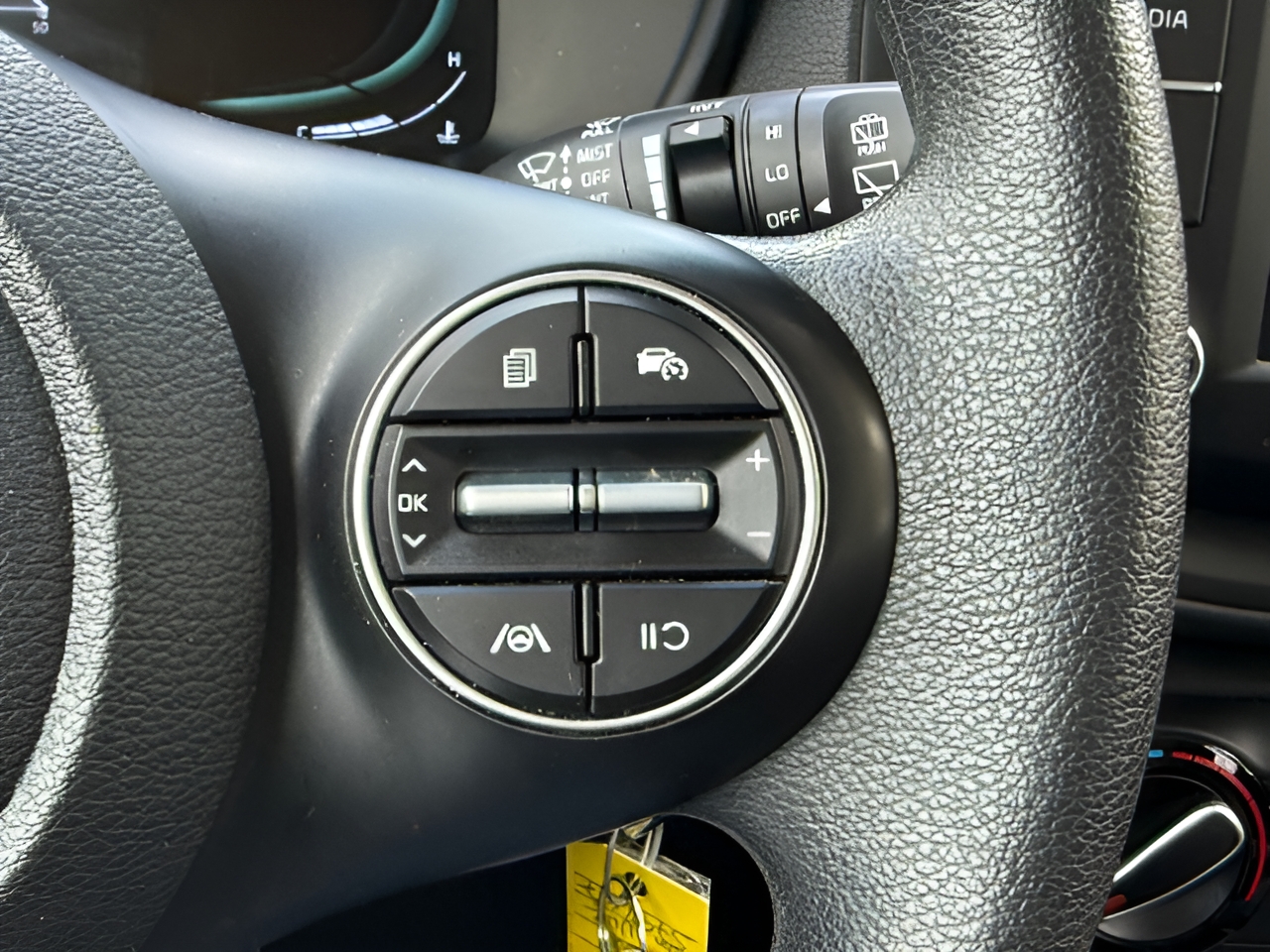 2025 Kia Soul LX - Photo 28