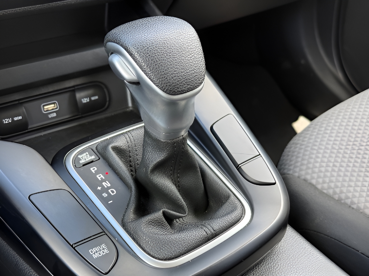 2025 Kia Soul LX - Photo 34