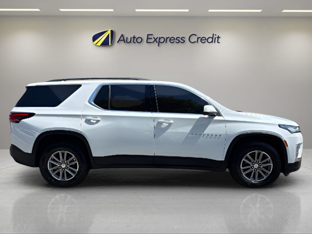 2023 Chevrolet Traverse FWD LT Leather