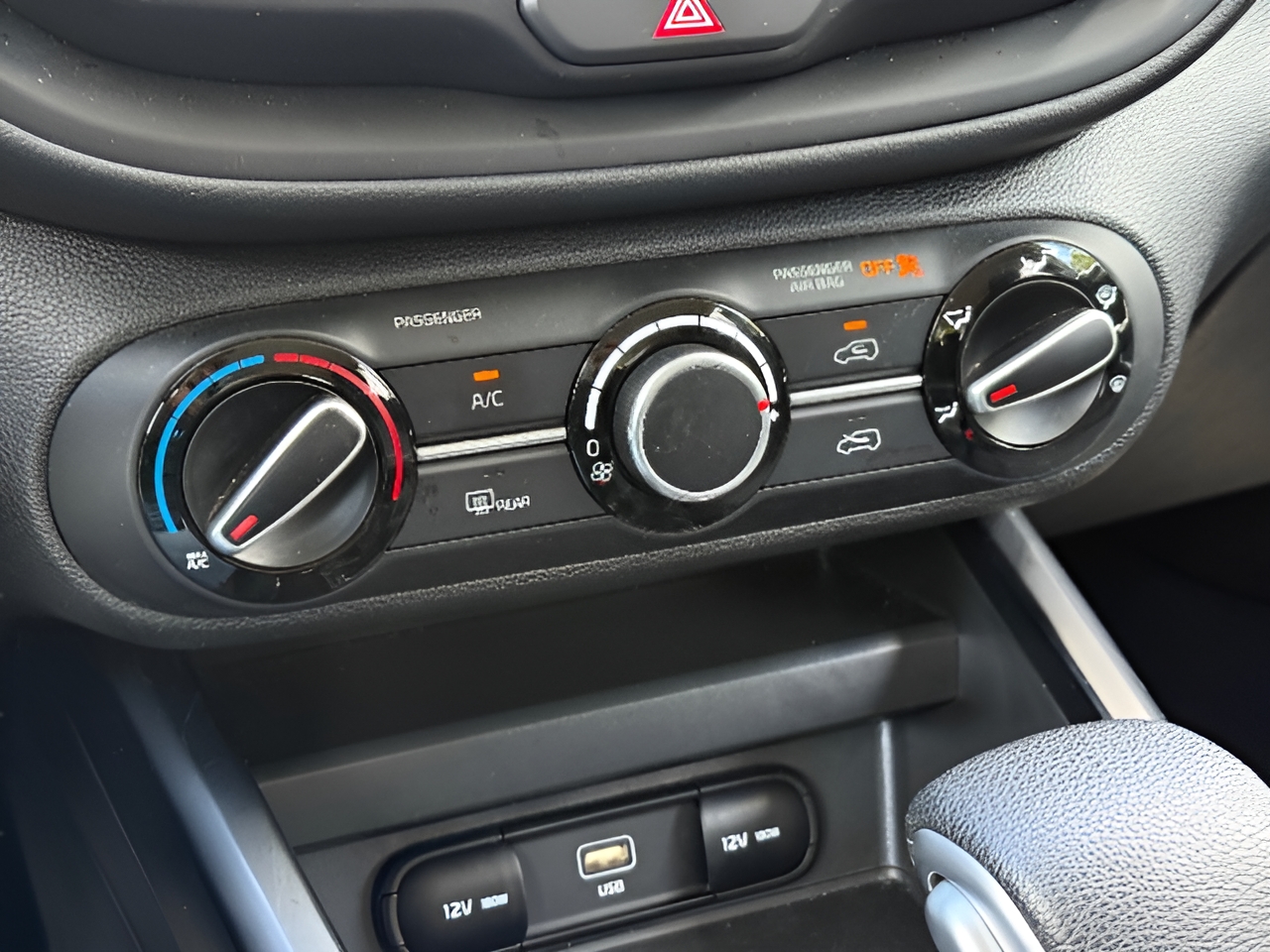 2025 Kia Soul LX - Photo 32