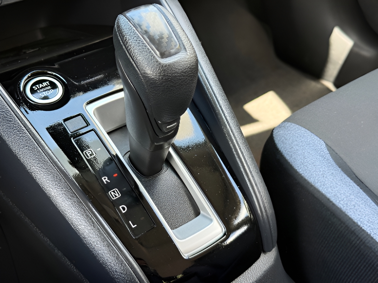 2025 Nissan Versa Sedan SV - Photo 38