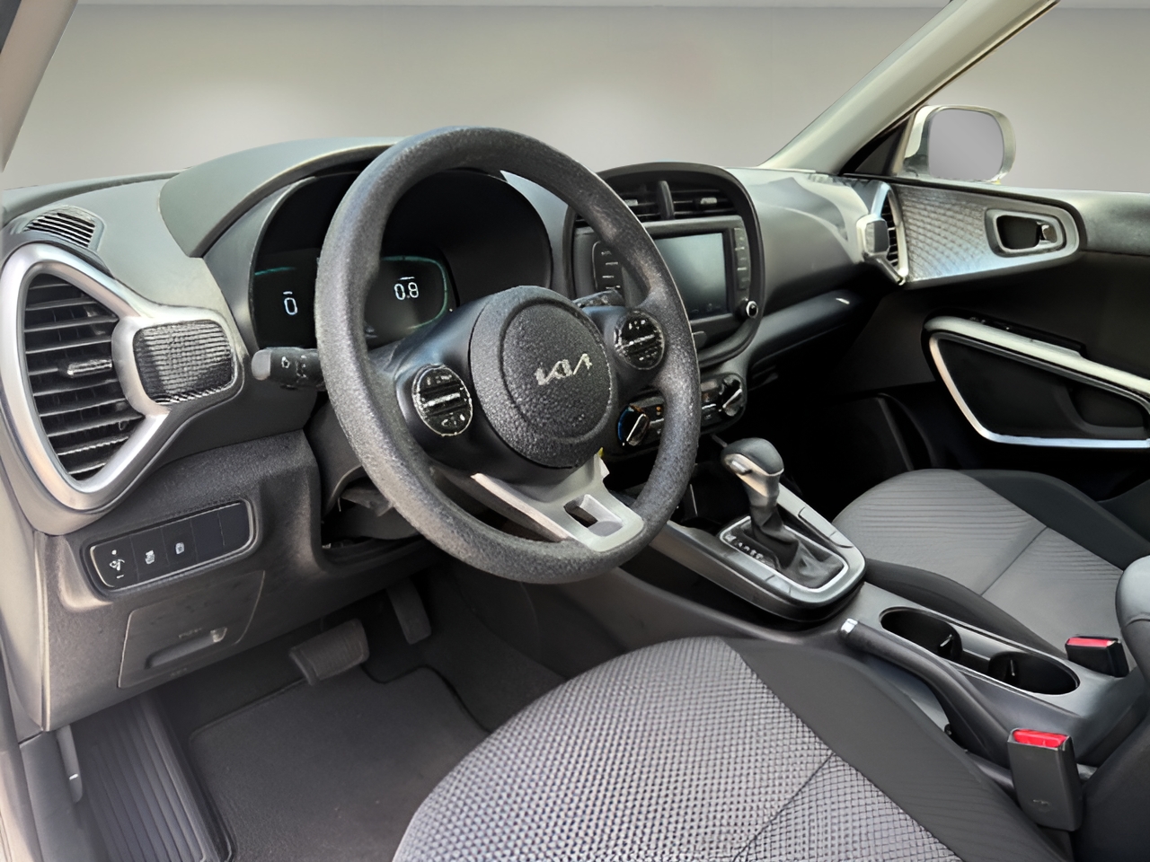 2025 Kia Soul LX - Photo 24