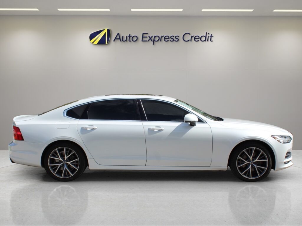 2019 Volvo S90 T5 Momentum AWD