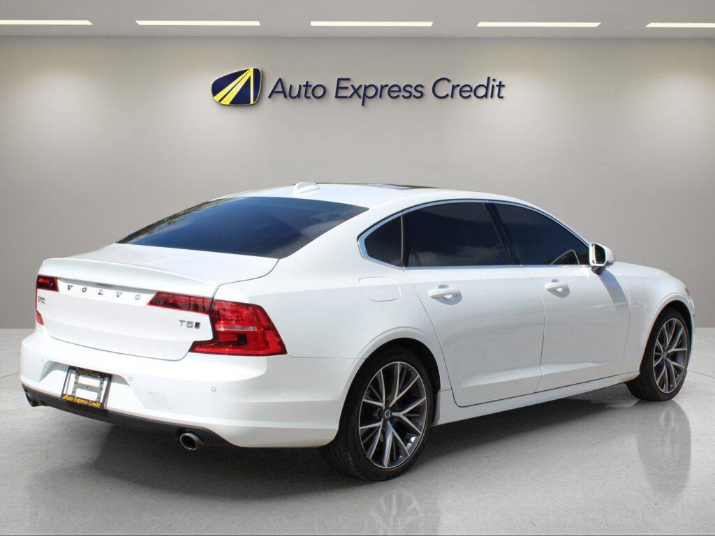 2019 Volvo S90 T5 Momentum AWD