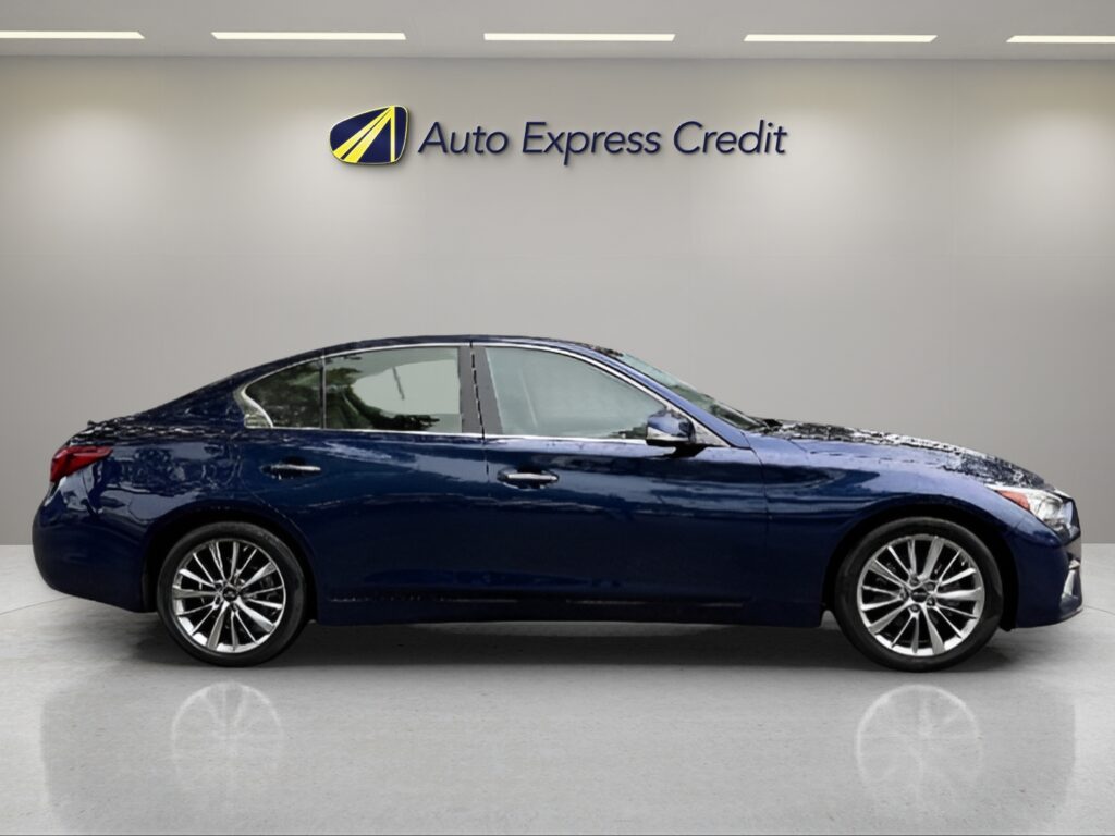 2023 INFINITI Q50 LUXE