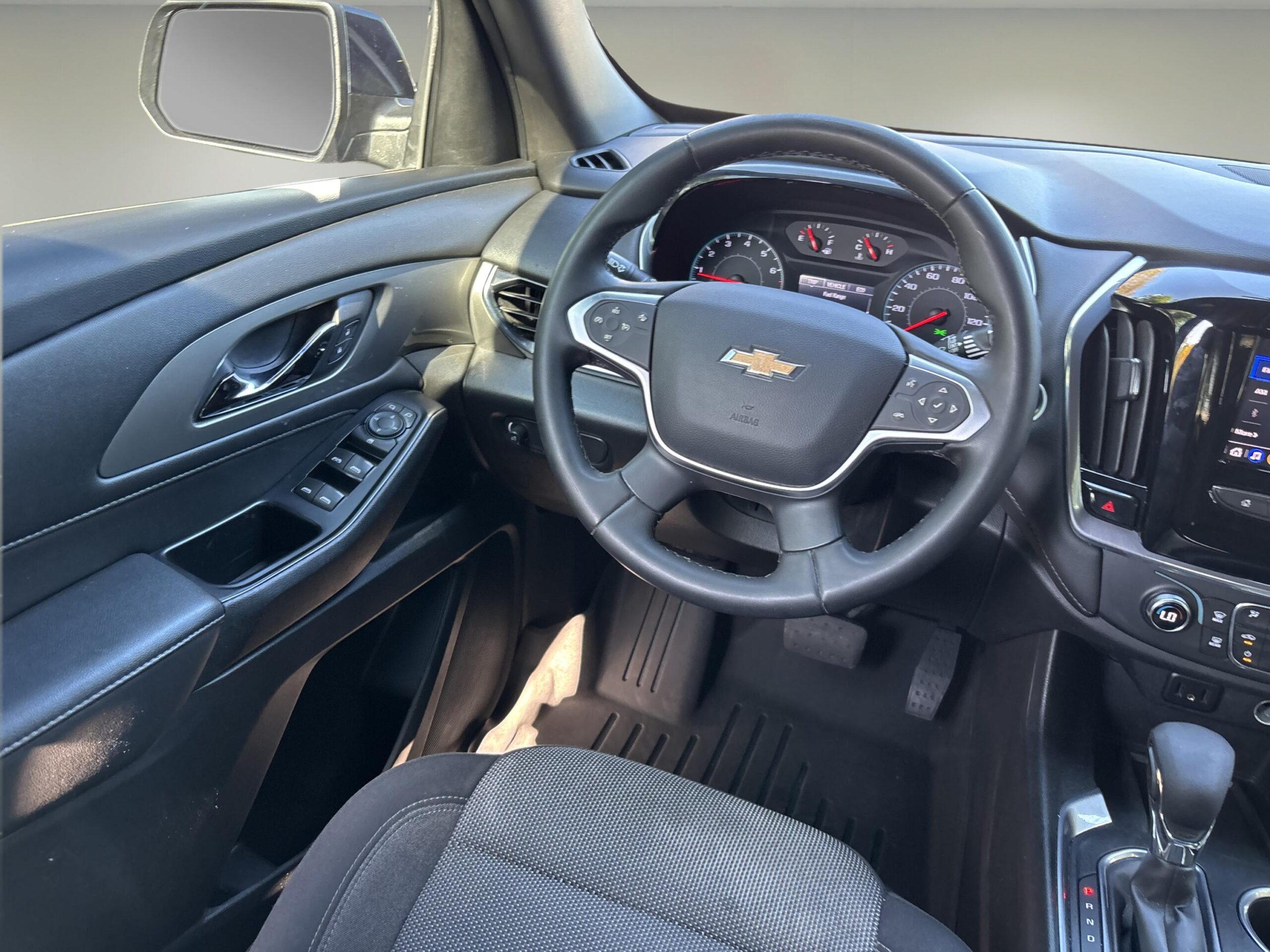 2023 Chevrolet Traverse 1LT - Photo 38