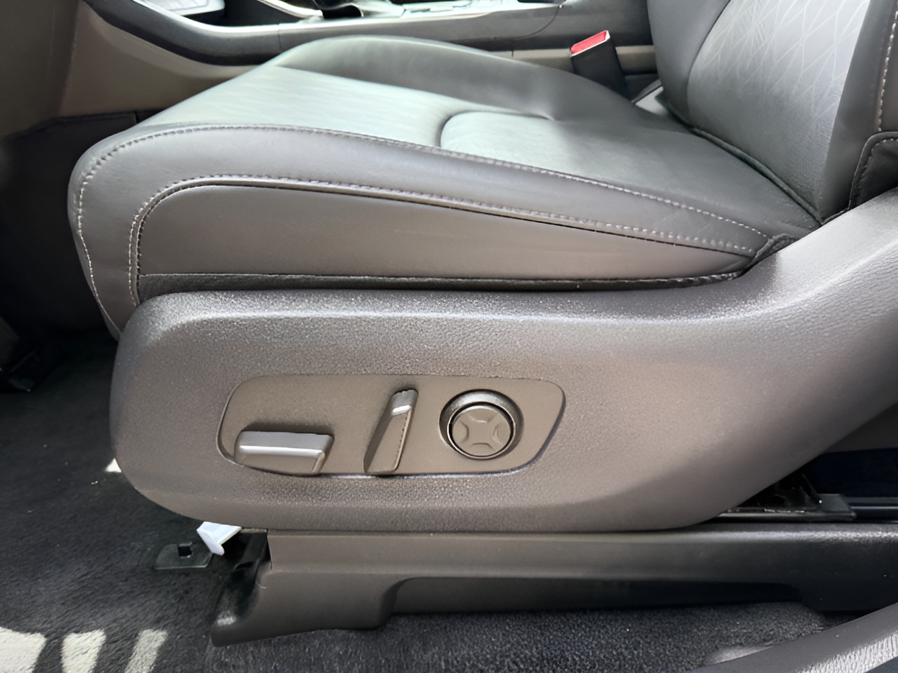 2025 Kia Carnival LXS - Photo 22