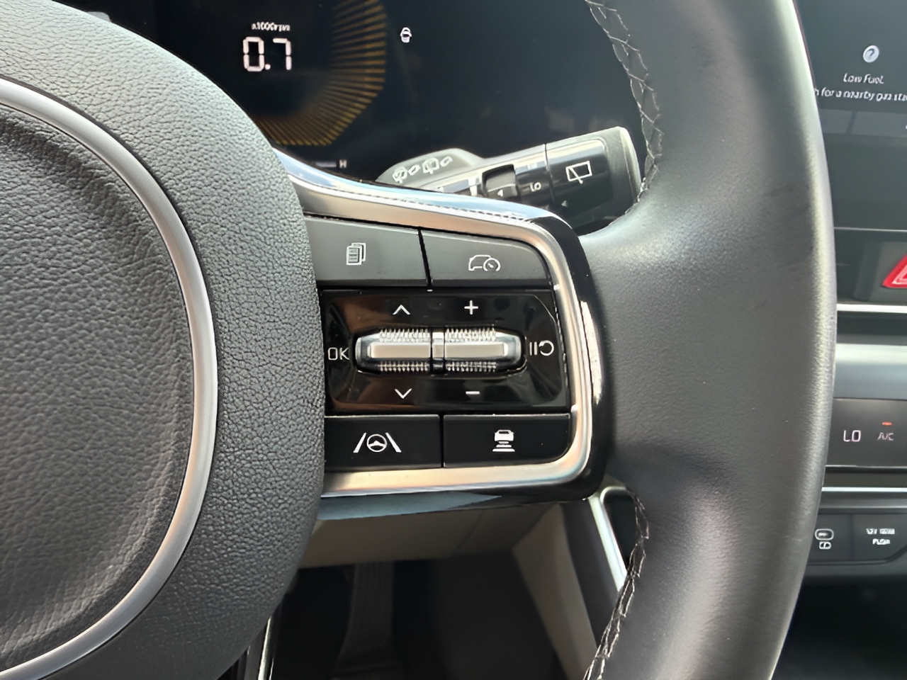 2025 Kia Carnival LXS - Photo 29