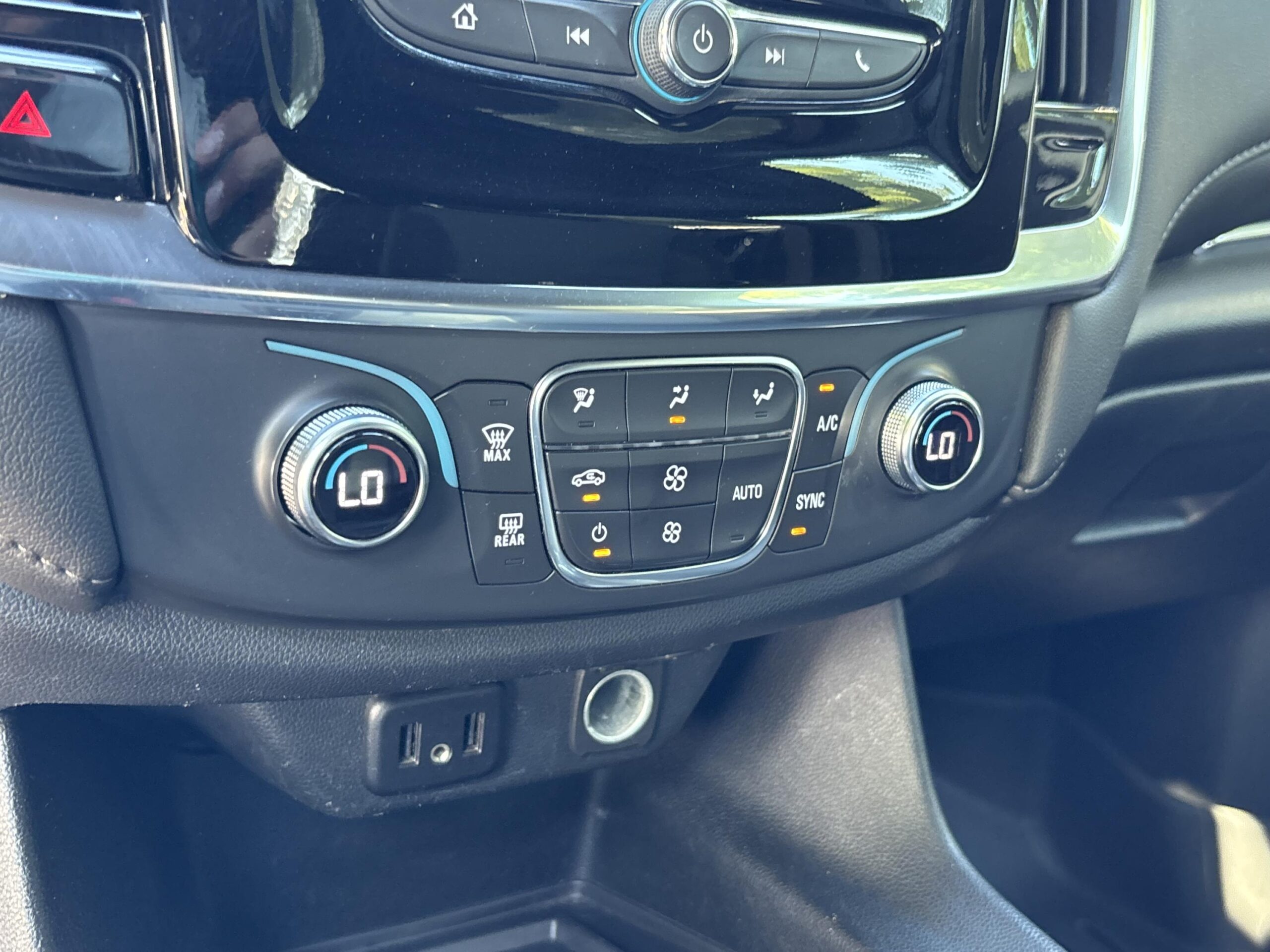 2023 Chevrolet Traverse 1LT - Photo 27