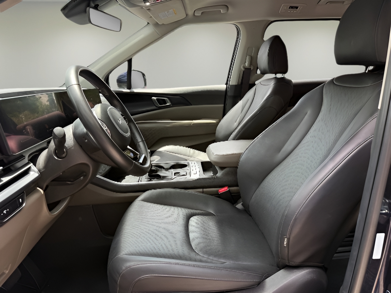 2025 Kia Carnival LXS - Photo 21